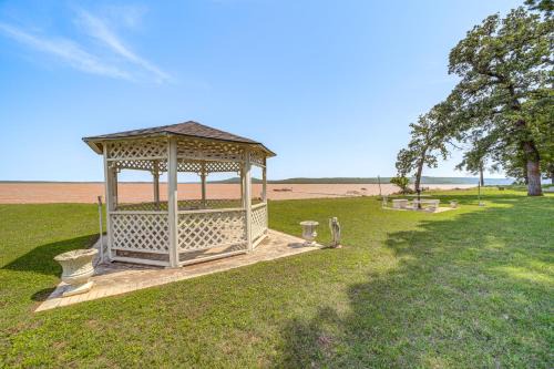 Hoyt House | Waterfront Lake Eufaula Home Dock and Beach Access!