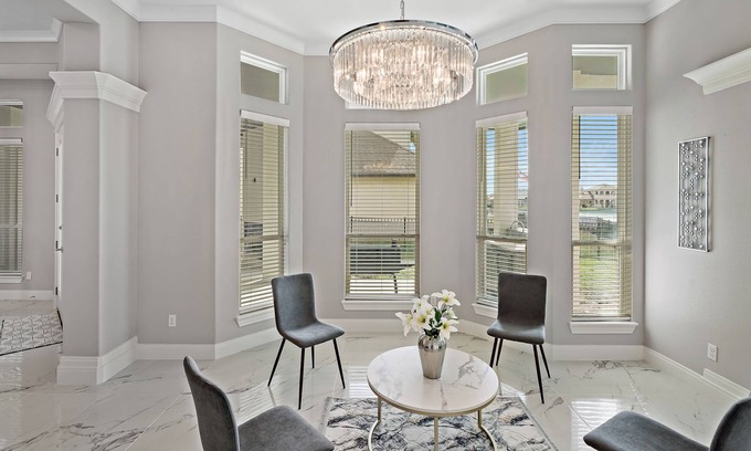 Robstown House | Waterfront Lake House + Heated Pool + HotTub + DT & Beach 20mins n