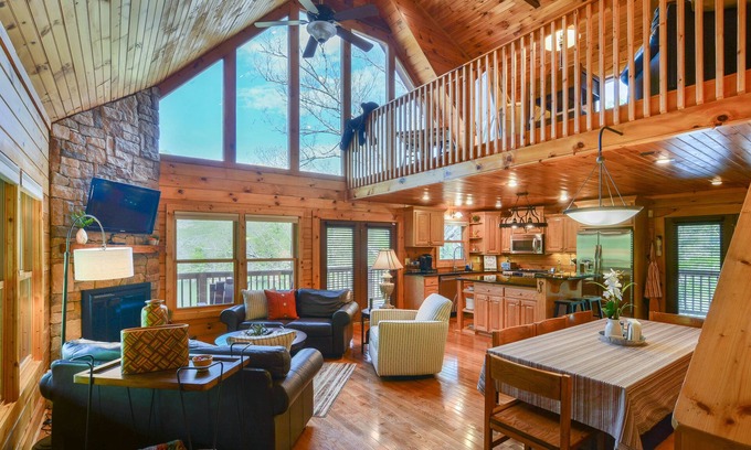 Butler House | Waterfront Luxury at Watauga Lake!
