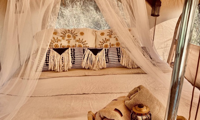 Port Charlotte - Charlotte Harbor RV Rental | Waterfront Off grid Boho Glamping & kayaks, outdoor movie , date night package