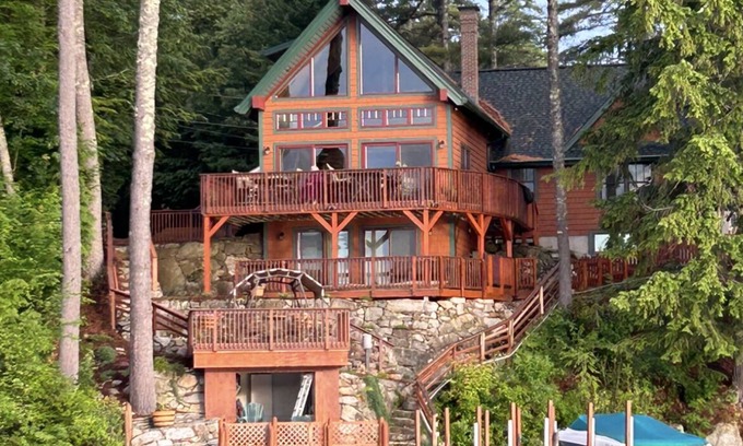 Meredith House | Waterfront Retreat on Lake Winnisquam