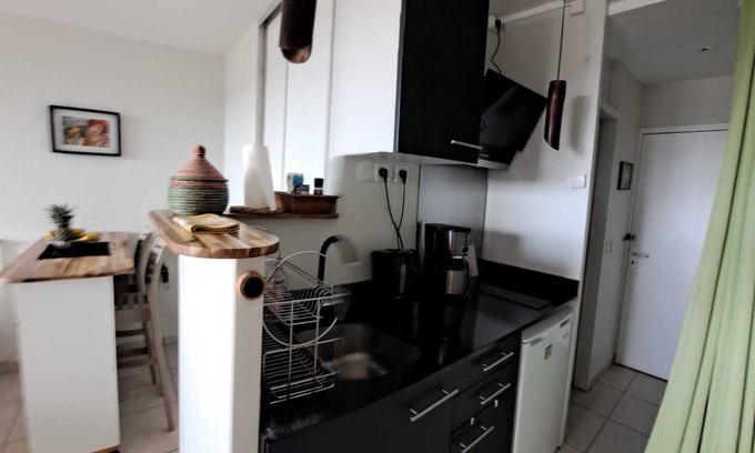 Pointe de la verdure Apartment | Waterfront studio in town center