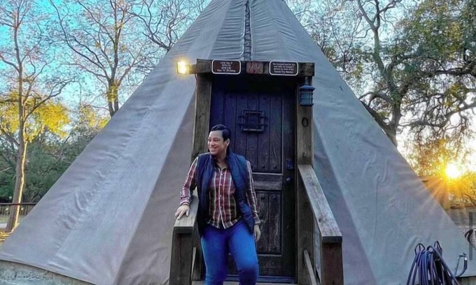 Seguin House | Waterfront Teepee 0 - Bird Sings