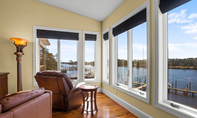 Oriental House | Waterfront Views & Boat Slip, Blackwell Point #A