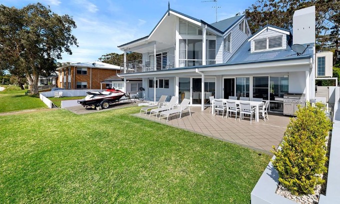 Salamander Bay House | Waterfront Wonderland 41 Foreshore Dr stunning house with a lift linen Wi Fi and ducted air conditioning
