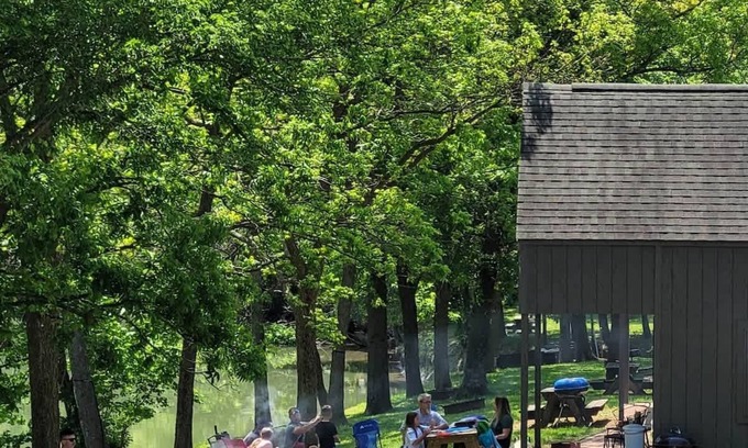 Caplinger Mills Cottage | Water’s Edge Cabin: King & Queen Beds (Cabin 4)