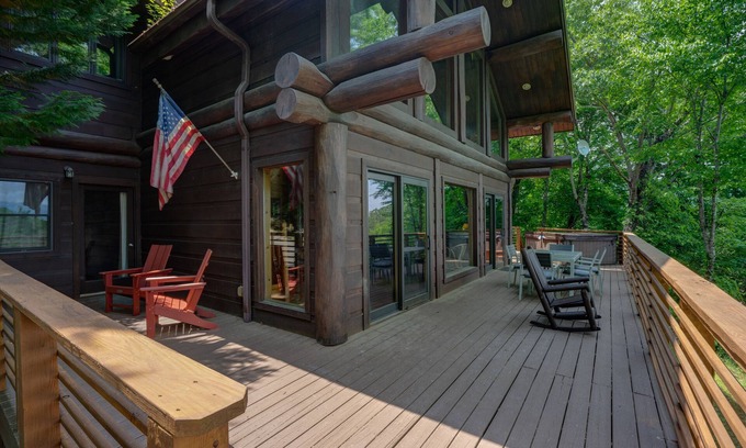 Bryson City Cabin | Watershed 11 - Two Story Rustic Cabin that can Sleep up to 9 People