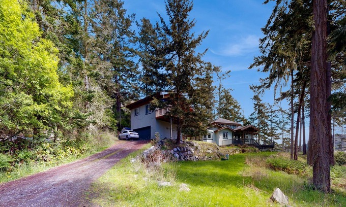 Lopez Island House | Waterview dog-friendly retreat with beach access, hot tub, and large deck
