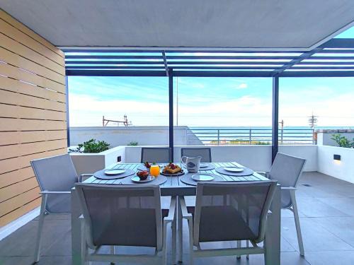 Muizenberg Apartment | Wavescapes Bayview Bliss