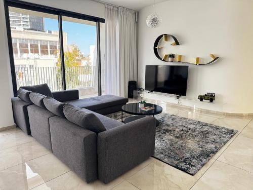 City Centre Apartment | Wealthystays Premium Residence