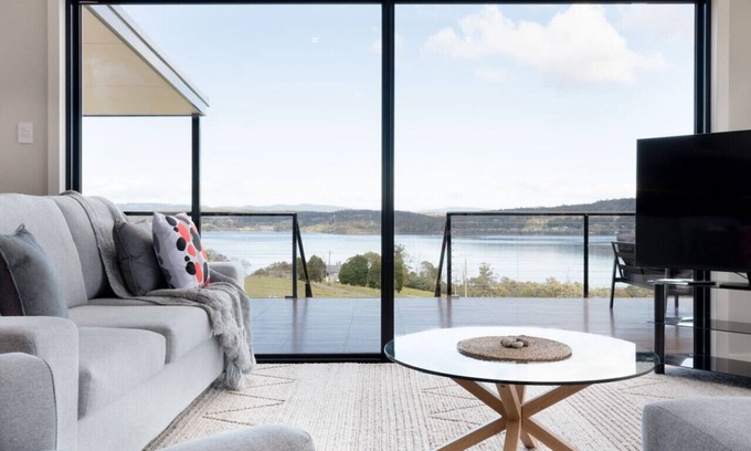 Hillwood House | WedgeTail - Stunning River Views