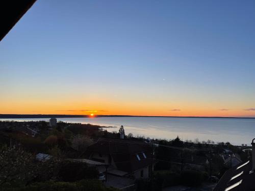 Balatonalmadi House | Weekend home with Lake Balaton panorama