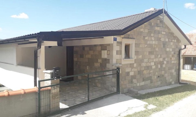 Canton 10 House | Weekend House Petar