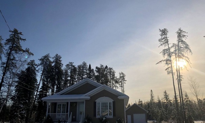 Saint-David-de-Falardeau House | Welcome to Chalet de Claude, at the foot of Monts-Valin