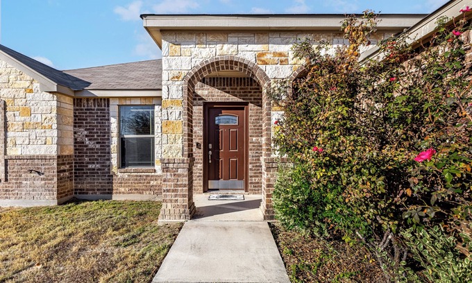 Killeen House | WELCOME ALL MILITARY FAMILIES & STUDENTS-MINUTES FROM FT.CAVAZOS AND TX A&M!