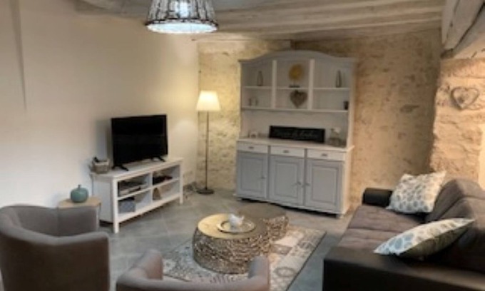 Suevres House | WELCOME TO "GÎTE DES LANDES"