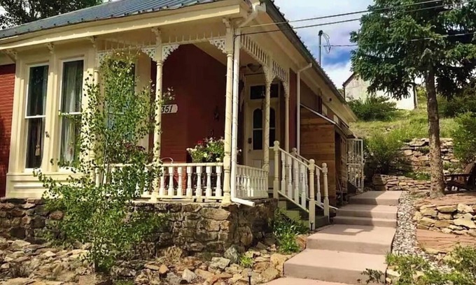 Central City House | Welcome to Pembroke Cottage in Central City CO! 2 bed/1 bathnParking for 2 cars