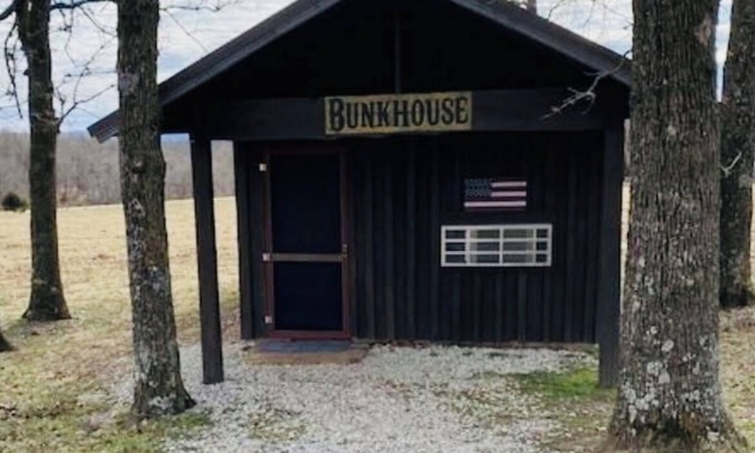 Compton Cabin | Welcome to the Bunkhouse cabin at Elkhorn Cabins