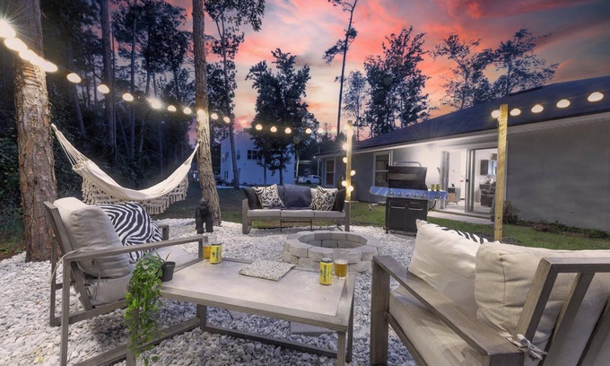 Southside House | Welcome to the Jungle! Jacksonville Beach/Mayo Clinic/UNF/Shopping