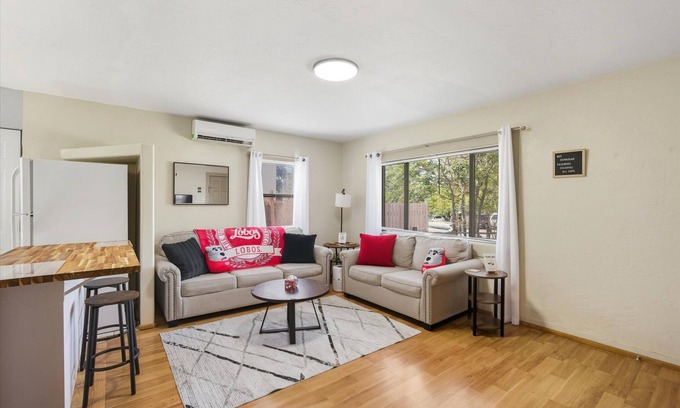 Victory Hills House | Welcome to The Lobo Den