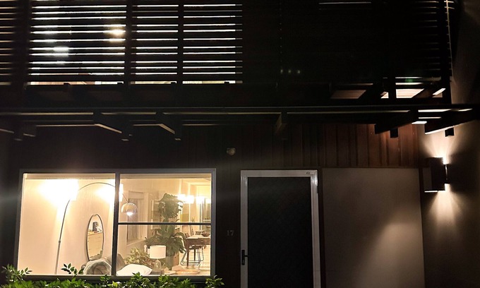 Zilzie Apartment | Welcome to the Serene Scene at Lakewood, where tranquility meets natural beauty.