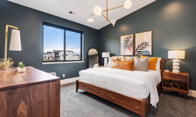 Old Town North Condo | Welcome to The Zephyr Loft!