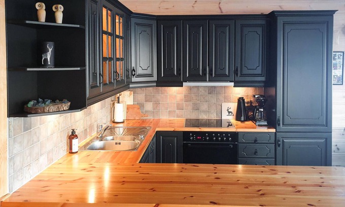 Odda House | Welcome to this cozy cottage in a great location with great hiking nearby.