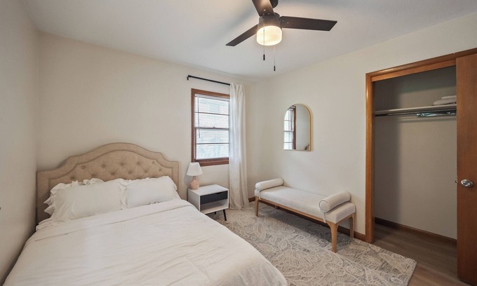 Des Moines House | Welcome to Tiny's House. Your 3 Beds, 1 Bathroom Cozy Retreat in Des Moines