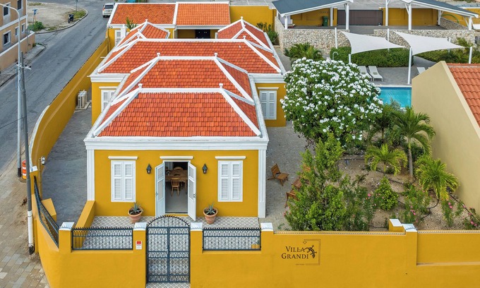 Koralengebied House | Welcome to Villa Grandi, where historic charm meets modern comfort