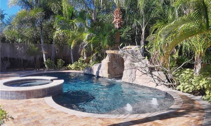 St. Petersburg House | Welcome to your relaxing vacation paradise.