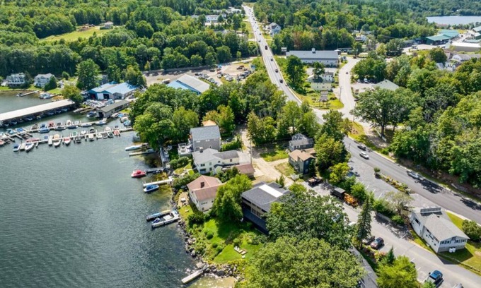 Meredith Cottage | Welcoming 5-BDRM 2 Bath-Cottages with 2 Boat Docks/AC in Meredith-NO WAKE Zone