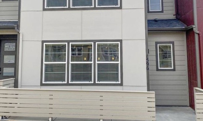 Colorado Springs House | Well Appointed 3-Bedroom Townhome