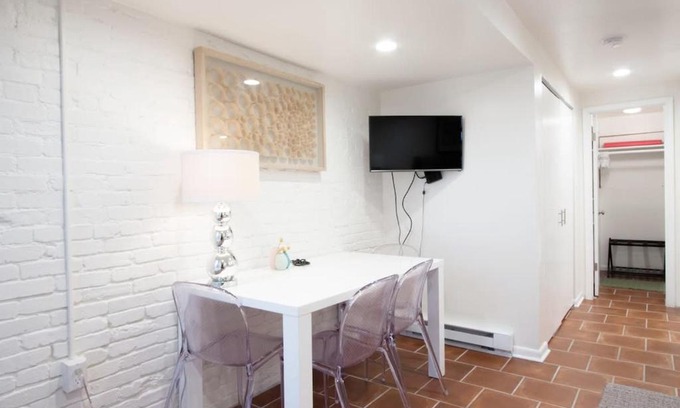 Logan Circle Apartment | WELL-EQUIPPED STUDIO APT - WALK TO METRO SUBWAY