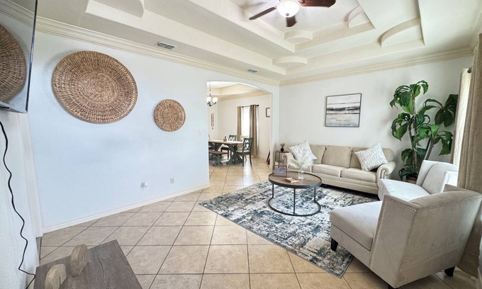 Brownsville House | Well-located 3-bedroom 2 baths house with AC near restaurants and super markets