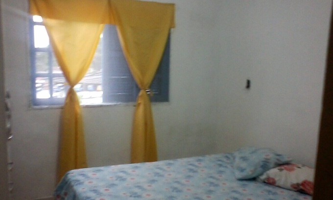 Costeira do Pirajubae House | Well-located and economical apartment near Campeche Beach.
