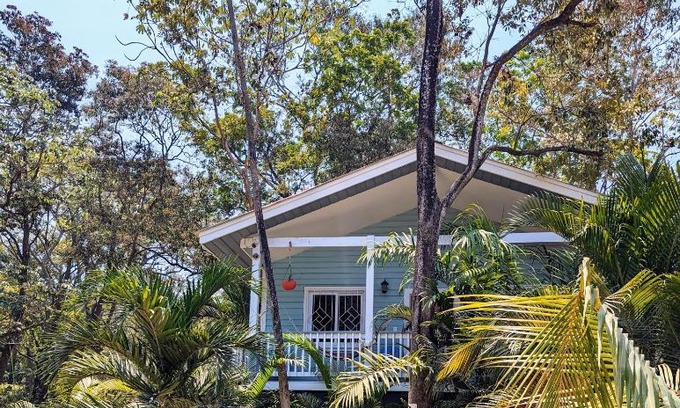 Antoneys Cay Apartment | West Bay Roatan - Sunny & Modern Oasis- - 3 min to beach - Queen beds!