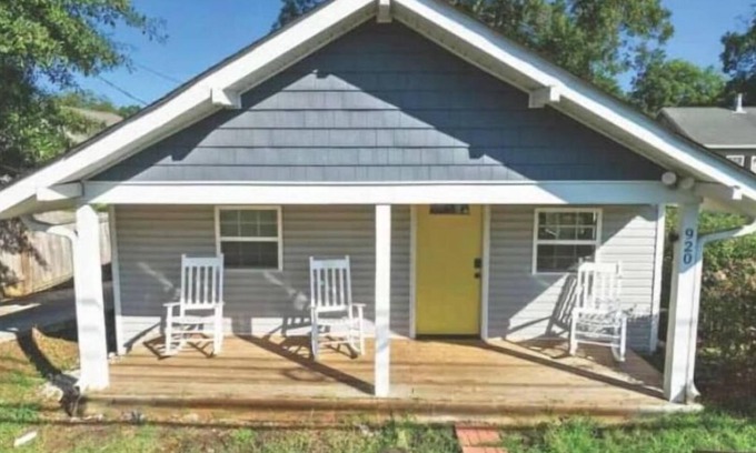 Judson House | West end home, 3 bed/2bath, less than a mile from Downtown Greenville.