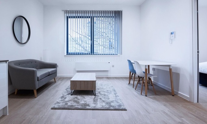 Syon Apartment | West Plaza in Brentford - Standard 1 bed