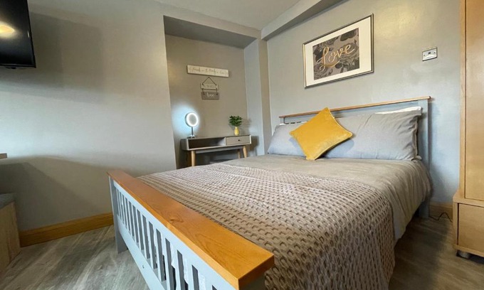 Brecon House | Westend Holiday Let 1 Brecon