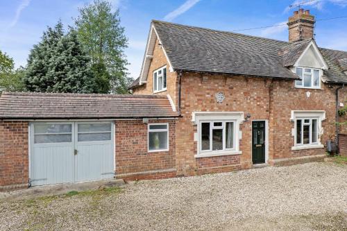 Evesham House | Wheelbarrow Cottage