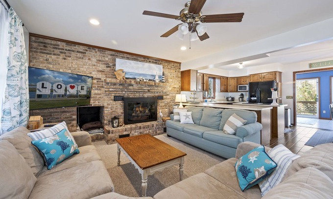 Chincoteague House | Whelks on Willow - Private Pool!