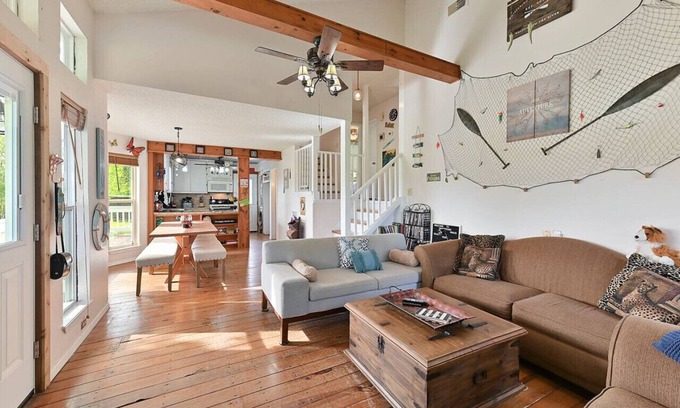 Smithville Apartment | Whispering Winds~ Kayaking, Tubing, Fishing and Fun!