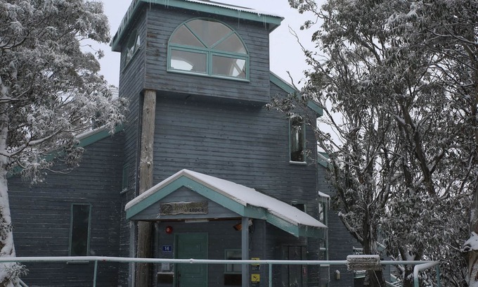 Mount Buller Apartment | WHISTLER 1A - Mt Buller Village Couples Accommodation