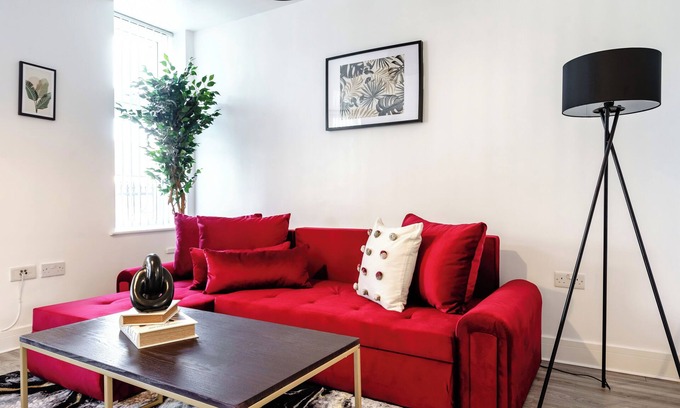 Gabalfa Apartment | Whitchurch Road Retreat in Cardiff