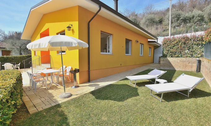 Marciaga Apartment | White Apartment In Marciaga Di Costermano