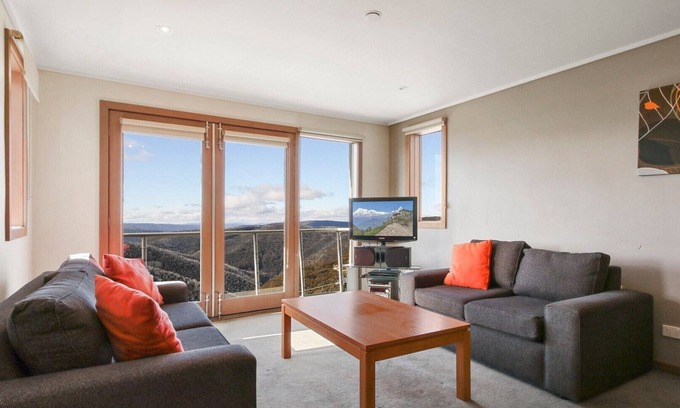 Hotham Heights Apartment | White Crystal 215 - Mt Hotham