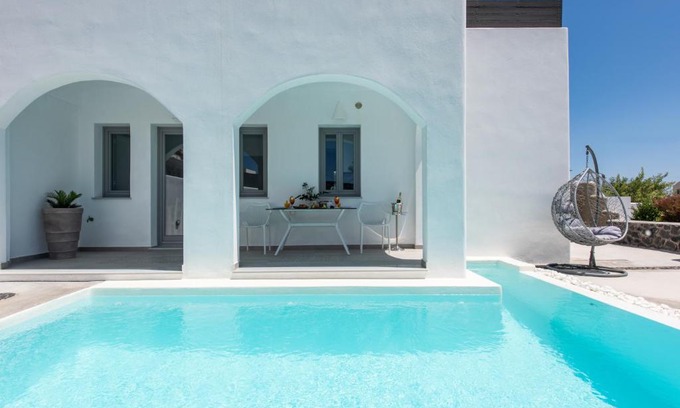 Megalochori Apartment | White Harmony Suites