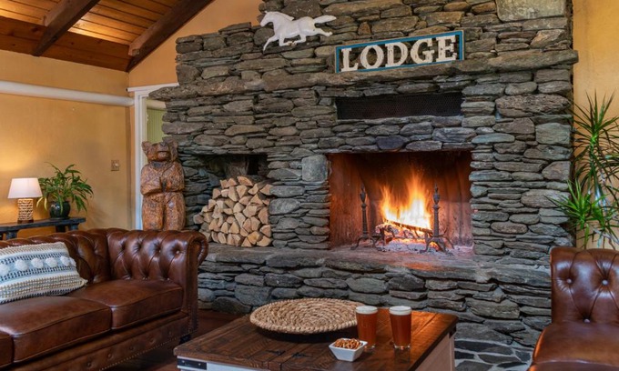 Waitsfield Hotel | White Horse Lodge