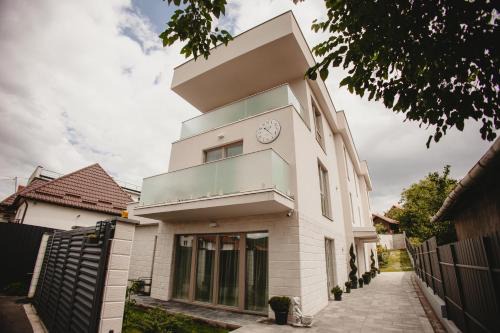 Cluj-Napoca Apartment | White House Iris - Aparthotel Cluj Napoca