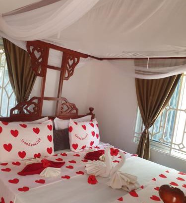 Bwejuu House | White Jaguar House